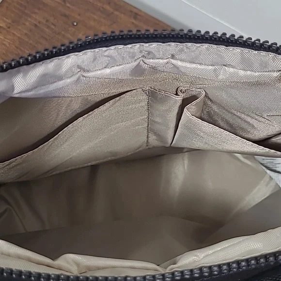 EUC Kipling Alenya Black Crossbody Bag Women's Purse - Picture 7 of 9